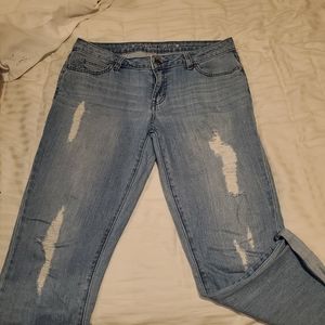 Ripped jean capri